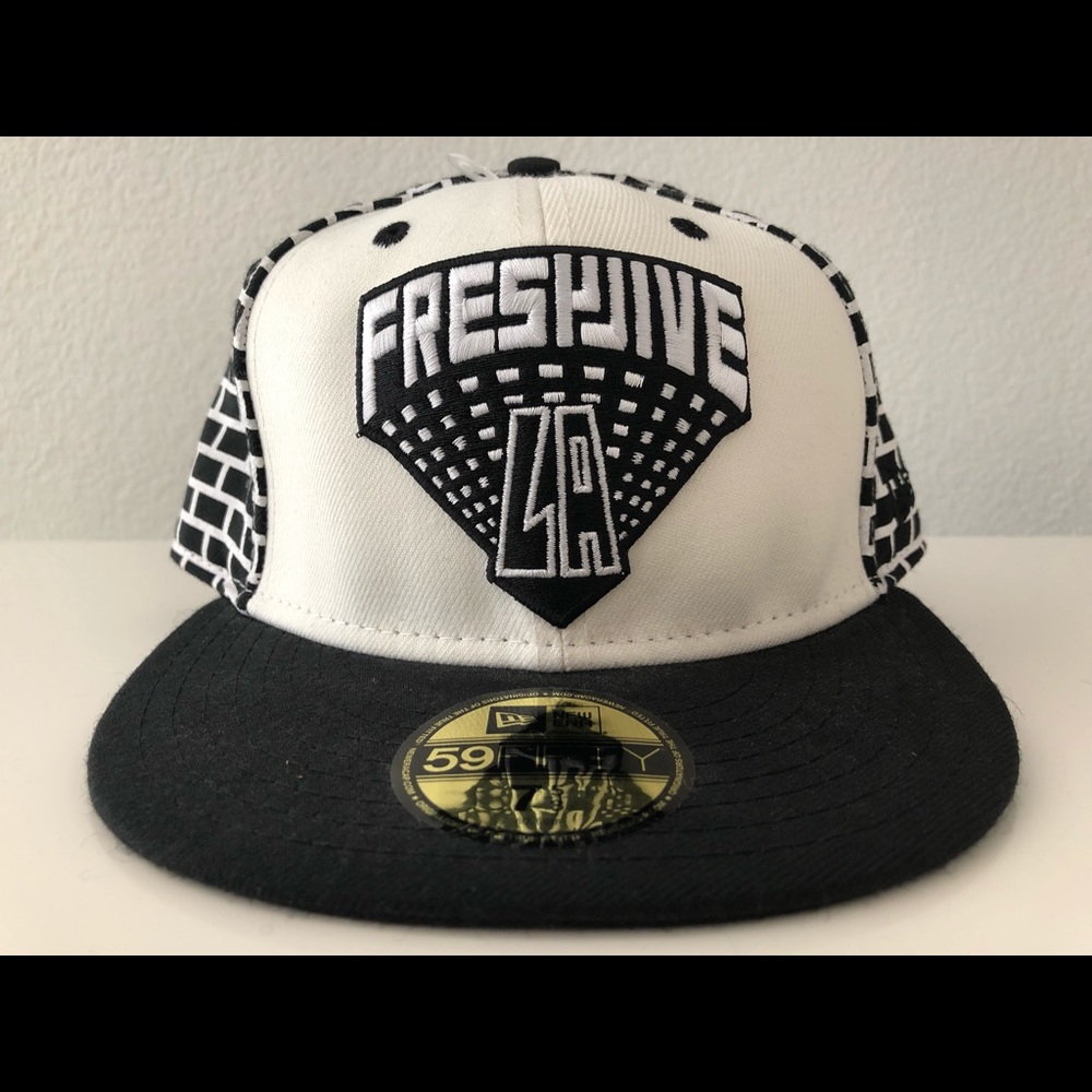FRESHJIVE NEW ERA FITTED HAT CAP SUPREME 7 5/8 NEW